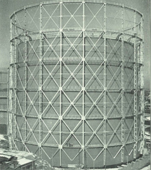 The largest wet seal gas holder in East Asia (at that time).