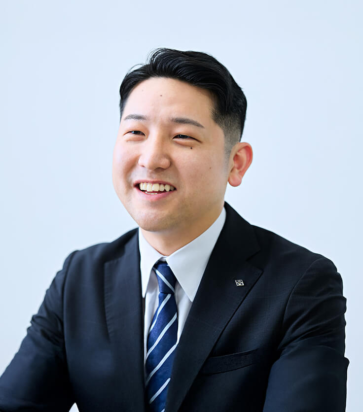 インタビュー中の沼さん