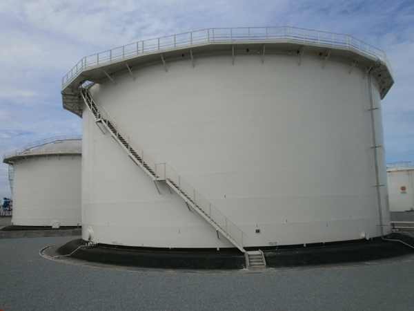 Covered floating roof tank (Brunei)